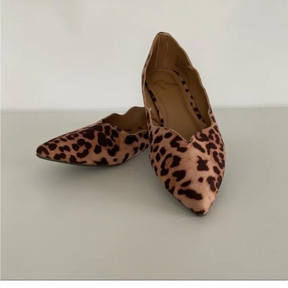 Report Leopard Print Pointed Flats - Picture 1 of 6